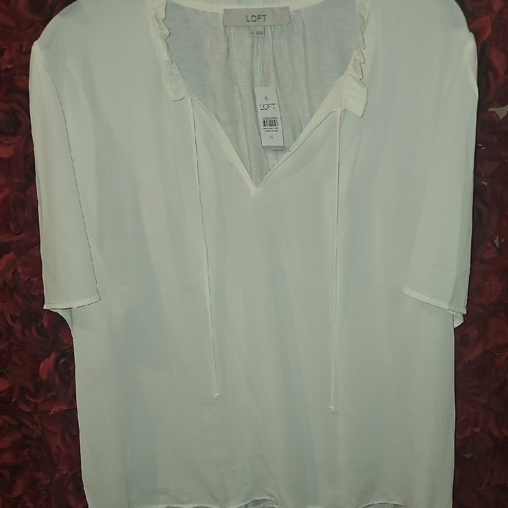 LOFT NWT Ivory Ruffle Trim Top Size XLarge